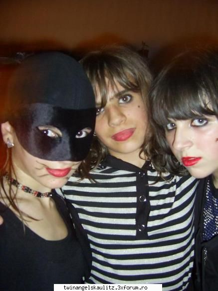 EmoGirlPhotos - EmoGirl - :: ASTIA SUNTEM NOI ::